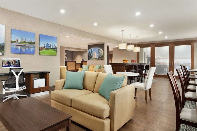 Imagen de los interiores del Hotel Hampton Inn Houston Hobby Airport. Foto 17