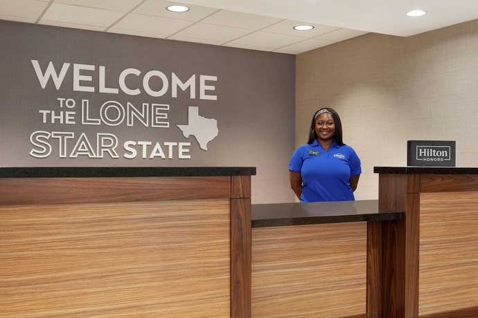 Imagen de los interiores del Hotel Hampton Inn Houston Hobby Airport. Foto 18