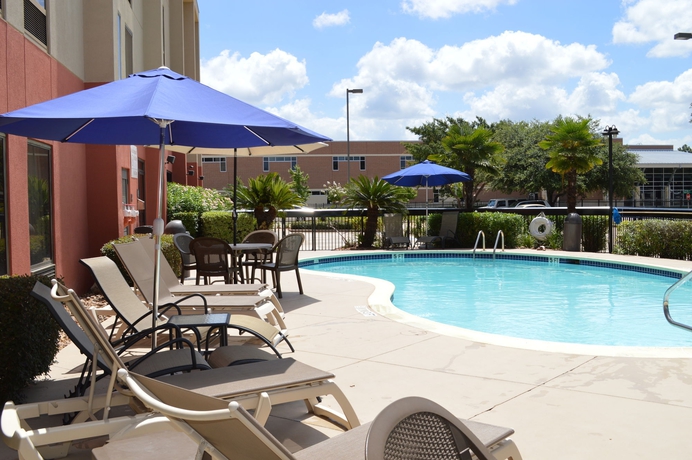 Imagen de la piscina del Hotel Hampton Inn Houston I-10w Energy Corridor. Foto 15