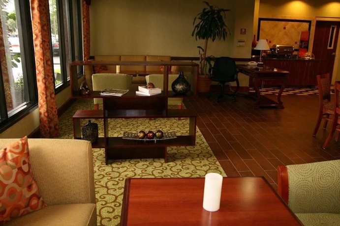 Imagen de los interiores del Hotel Hampton Inn Houston/humble-airport Area, Tx. Foto 11