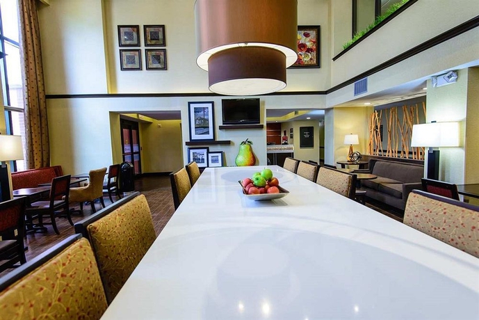 Imagen de los interiores del Hotel Hampton Inn Houston-pearland. Foto 4