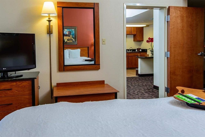 Imagen de la habitación del Hotel Hampton Inn Houston-pearland. Foto 3