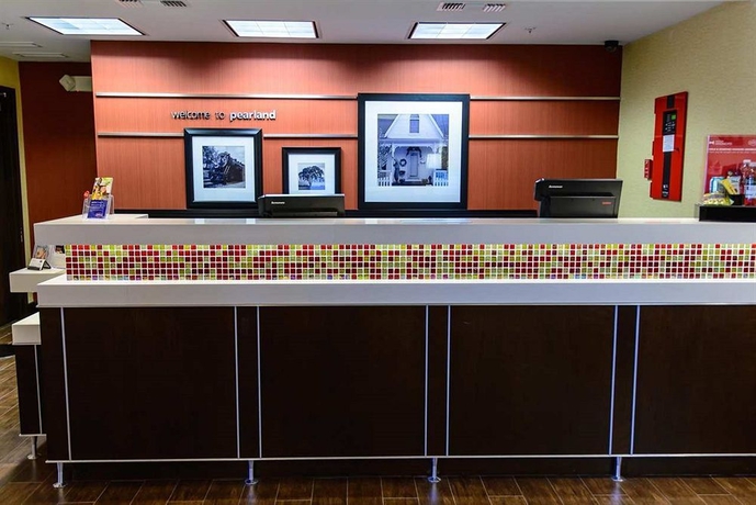 Imagen de los interiores del Hotel Hampton Inn Houston-pearland. Foto 6
