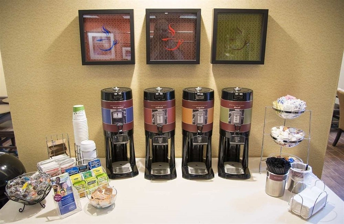 Imagen del bar/restaurante del Hotel Hampton Inn Houston-pearland. Foto 2