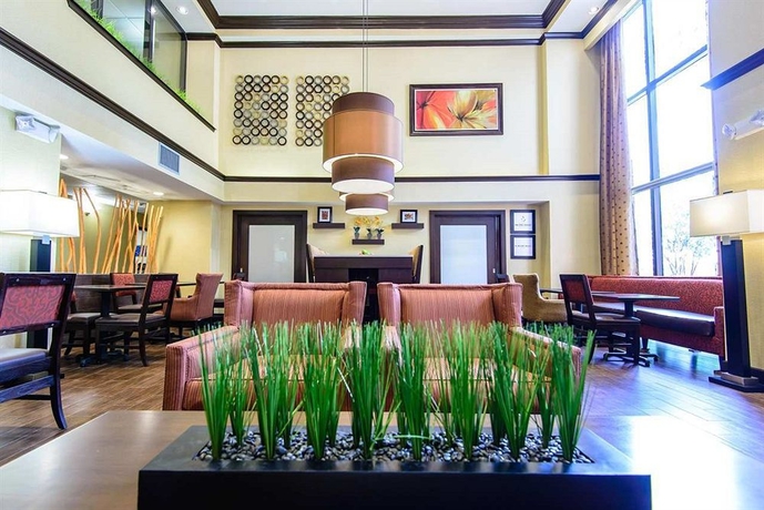 Imagen de los interiores del Hotel Hampton Inn Houston-pearland. Foto 9
