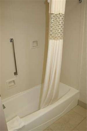 Imagen general del Hotel Hampton Inn I-40 Hanes Mall. Foto 1