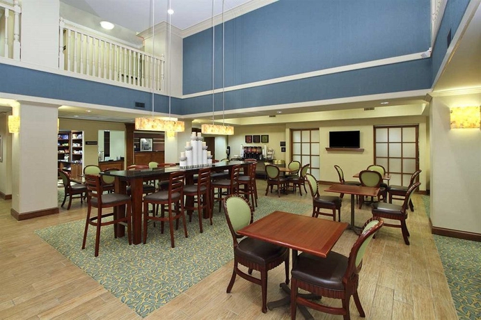 Imagen del bar/restaurante del Hotel Hampton Inn Jacksonville/ponte Vedra Beach-mayo Clinic Area. Foto 2