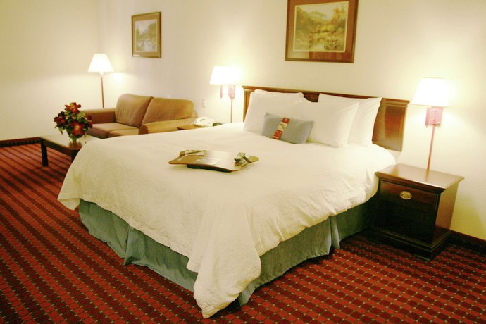 Imagen de la habitación del Hotel Hampton Inn Jefferson City At Capital Mall. Foto 8