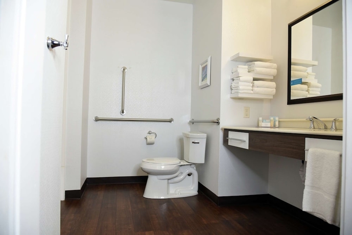Imagen de la habitación del Hotel Hampton Inn Kalamazoo. Foto 8