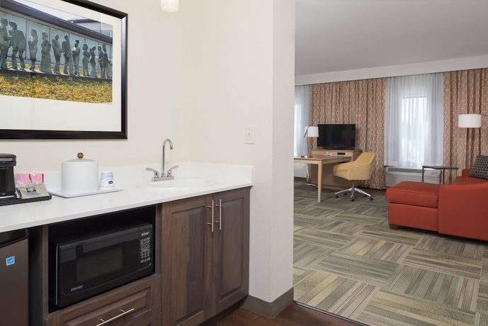 Imagen de la habitación del Hotel Hampton Inn Kalamazoo. Foto 11