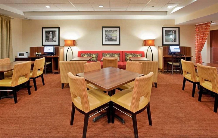 Imagen del bar/restaurante del Hotel Hampton Inn Kansas City - Liberty. Foto 3