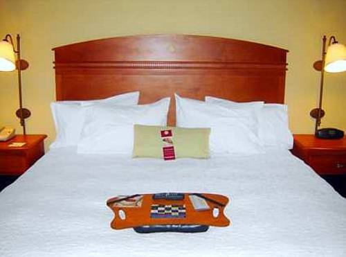 Imagen de la habitación del Hotel Hampton Inn Kansas City Near Worlds Of Fun. Foto 2