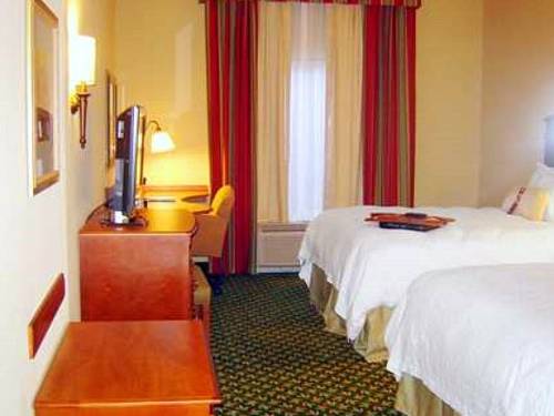 Imagen de la habitación del Hotel Hampton Inn Kansas City Near Worlds Of Fun. Foto 4
