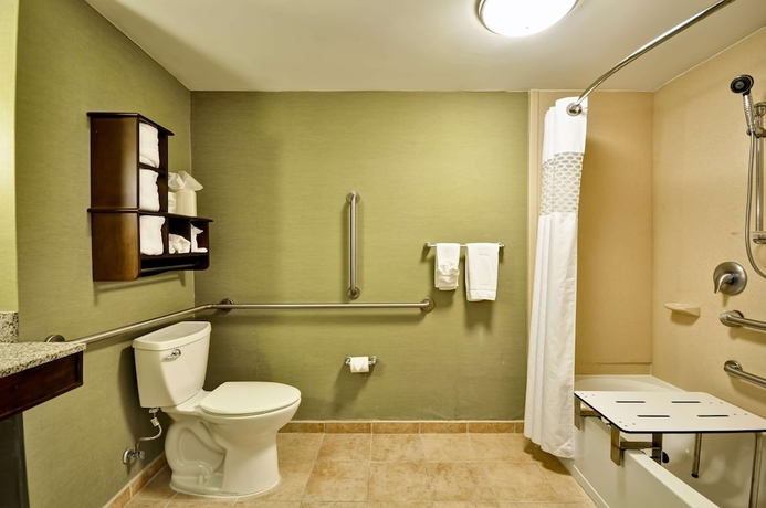 Imagen de la habitación del Hotel Hampton Inn Kansas City-airport. Foto 8