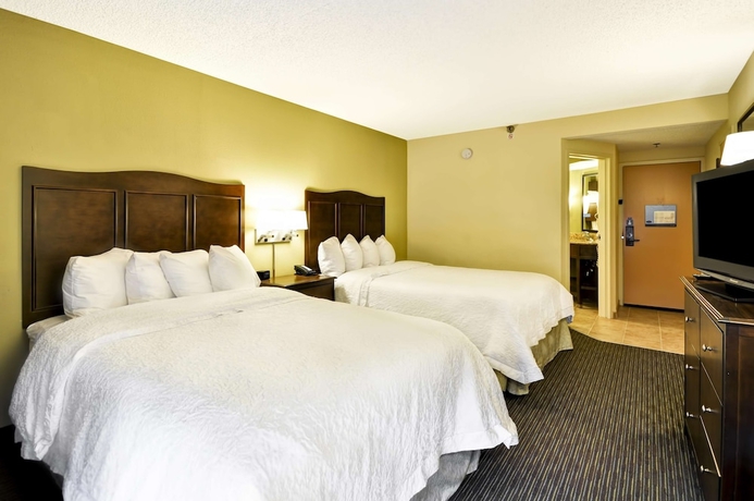 Imagen de la habitación del Hotel Hampton Inn Kansas City-airport. Foto 12