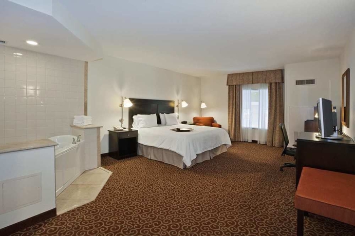 Imagen de los interiores del Hotel Hampton Inn Kingston. Foto 9