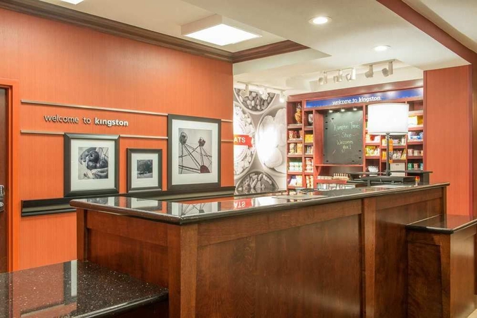 Imagen de los interiores del Hotel Hampton Inn Kingston. Foto 12