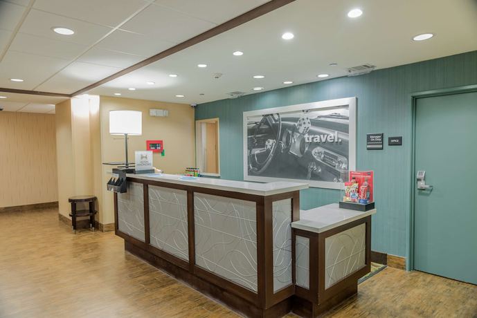 Imagen de los interiores del Hotel Hampton Inn Lake Charles. Foto 20