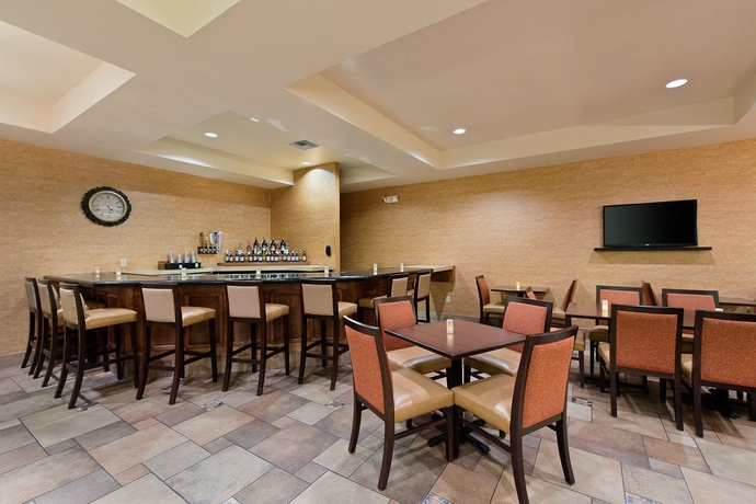 Imagen del bar/restaurante del Hotel Hampton Inn Lake Havasu City. Foto 4