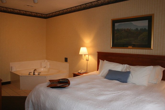 Imagen de la habitación del Hotel Hampton Inn Laporte In. Foto 17