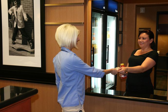 Imagen de los interiores del Hotel Hampton Inn Las Vegas North Speedway. Foto 14