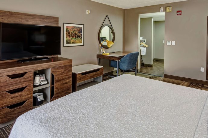 Imagen de la habitación del Hotel Hampton Inn Latrobe. Foto 11