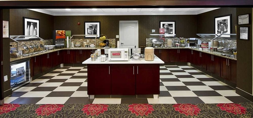 Imagen del bar/restaurante del Hotel Hampton Inn Lawrenceville Duluth. Foto 5