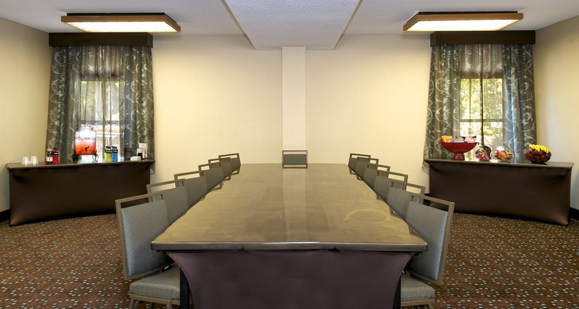 Imagen de los interiores del Hotel Hampton Inn Lawrenceville. Foto 5