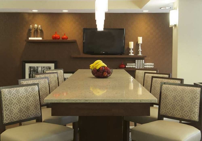 Imagen de los interiores del Hotel Hampton Inn Lawrenceville. Foto 8