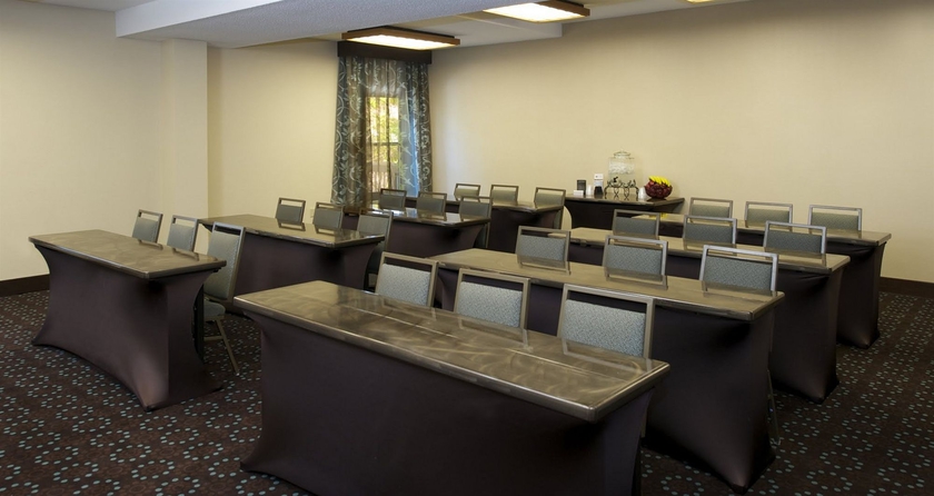 Imagen de los interiores del Hotel Hampton Inn Lawrenceville. Foto 13