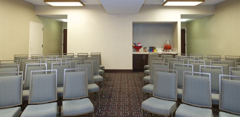 Imagen de los interiores del Hotel Hampton Inn Lawrenceville. Foto 14