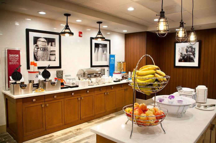 Imagen del bar/restaurante del Hotel Hampton Inn Lebanon, Avon. Foto 2