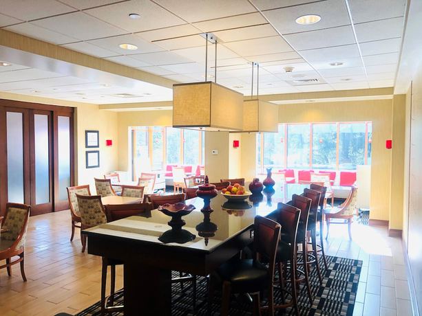 Imagen de los interiores del Hotel Hampton Inn Lewisburg, Underwood Estates. Foto 16
