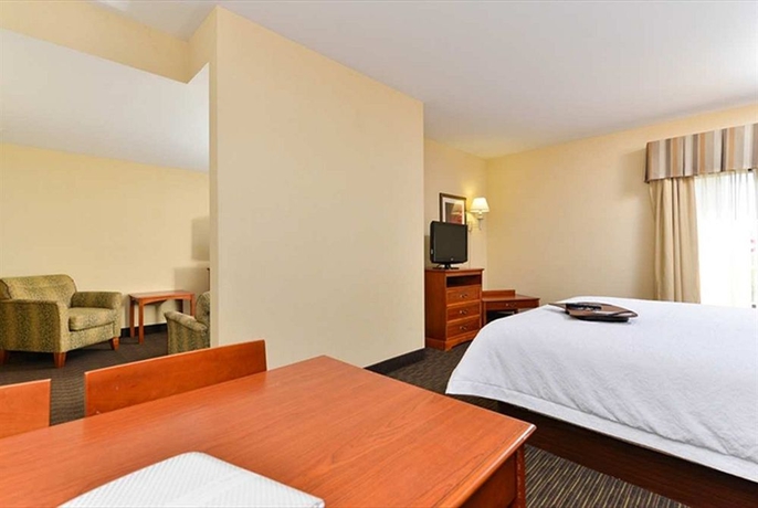 Imagen de la habitación del Hotel Hampton Inn Linden. Foto 4