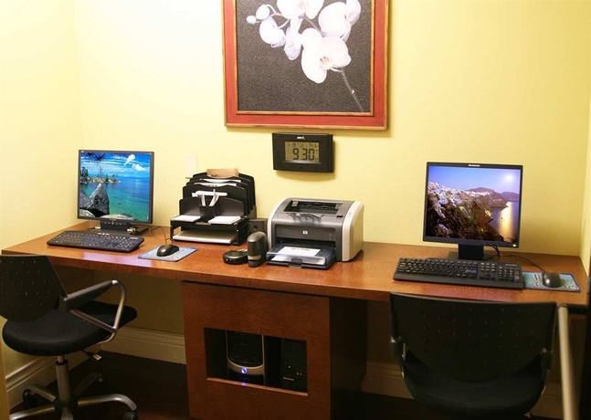 Imagen de los interiores del Hotel Hampton Inn Livermore. Foto 10