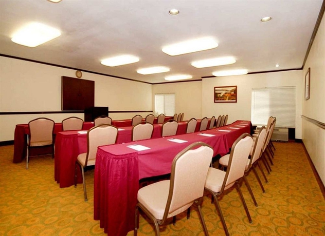 Imagen de los interiores del Hotel Hampton Inn Livermore. Foto 13