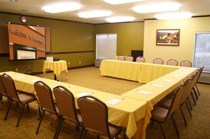 Imagen de los interiores del Hotel Hampton Inn Livermore. Foto 14