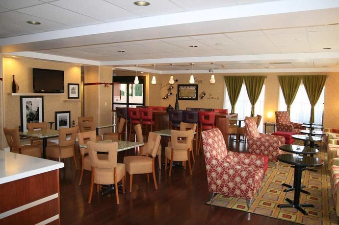 Imagen del bar/restaurante del Hotel Hampton Inn Livermore. Foto 3