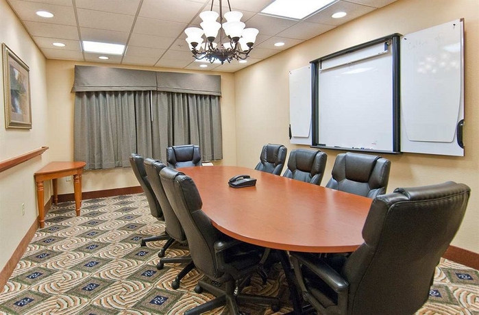 Imagen de los interiores del Hotel Hampton Inn Livingston. Foto 14