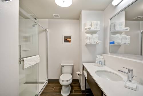 Imagen de la habitación del Hotel Hampton Inn Livonia Detroit. Foto 6