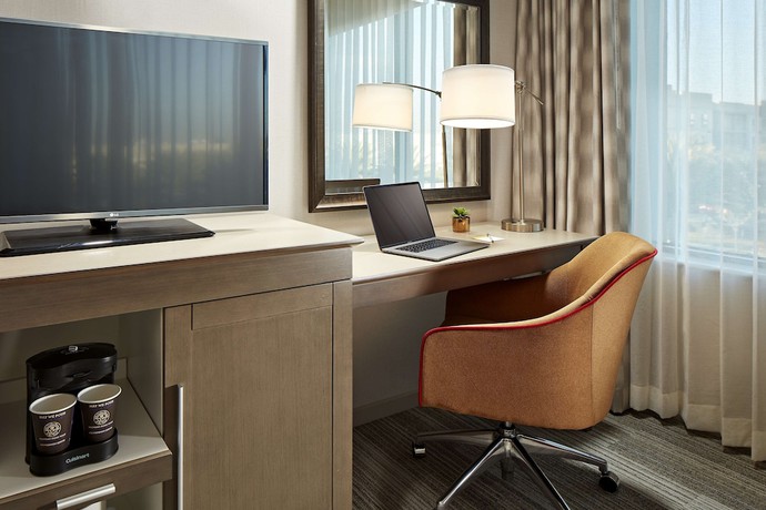 Imagen de la habitación del Hotel Hampton Inn Long Beach Airport. Foto 9