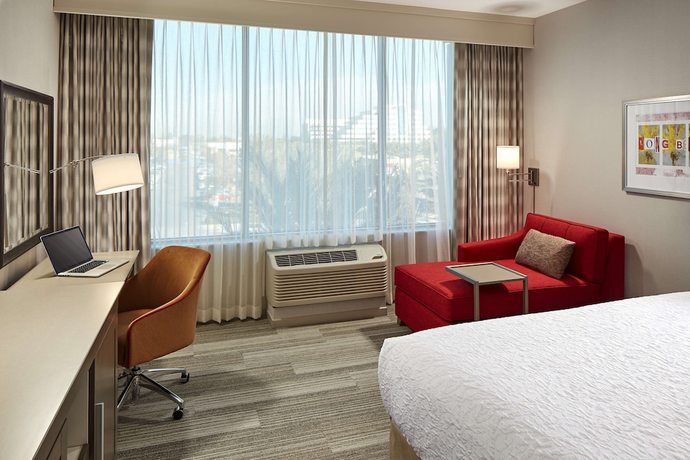 Imagen de la habitación del Hotel Hampton Inn Long Beach Airport. Foto 12