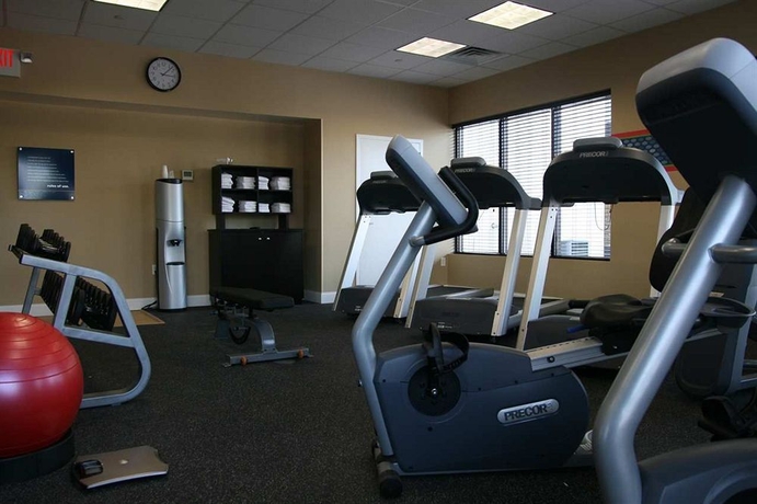 Imagen de los interiores del Hotel Hampton Inn Long Island/commack. Foto 9