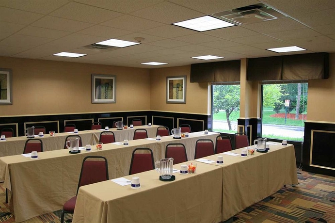 Imagen de los interiores del Hotel Hampton Inn Long Island/commack. Foto 10
