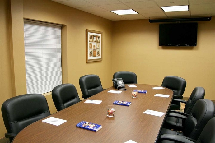 Imagen de los interiores del Hotel Hampton Inn Long Island/commack. Foto 11