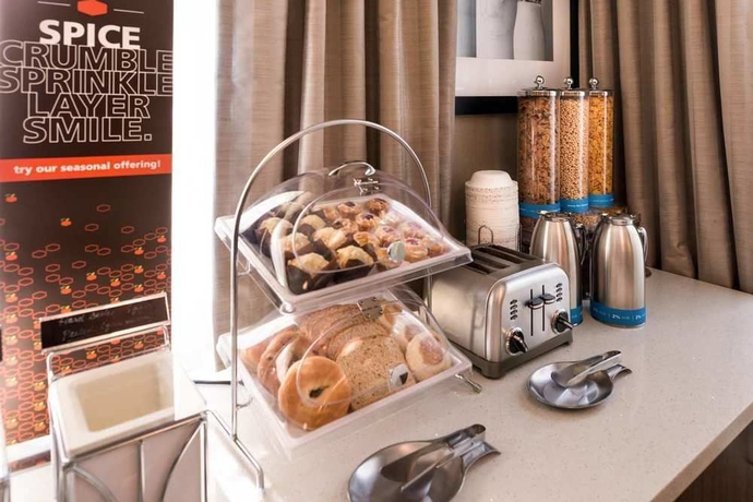 Imagen del bar/restaurante del Hotel Hampton Inn Los Angeleswest Covina. Foto 7