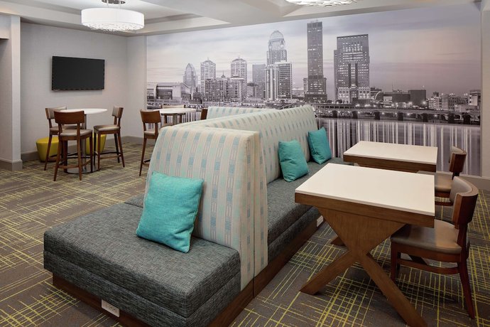 Imagen de los interiores del Hotel Hampton Inn Louisville Downtown. Foto 20