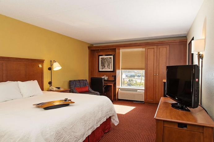 Imagen de la habitación del Hotel Hampton Inn Louisville-airport. Foto 2