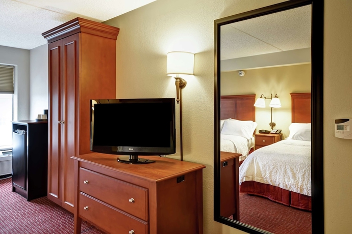 Imagen de la habitación del Hotel Hampton Inn Louisville-airport. Foto 5