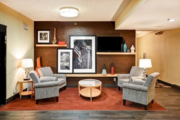 Imagen de los interiores del Hotel Hampton Inn Louisville-airport. Foto 16